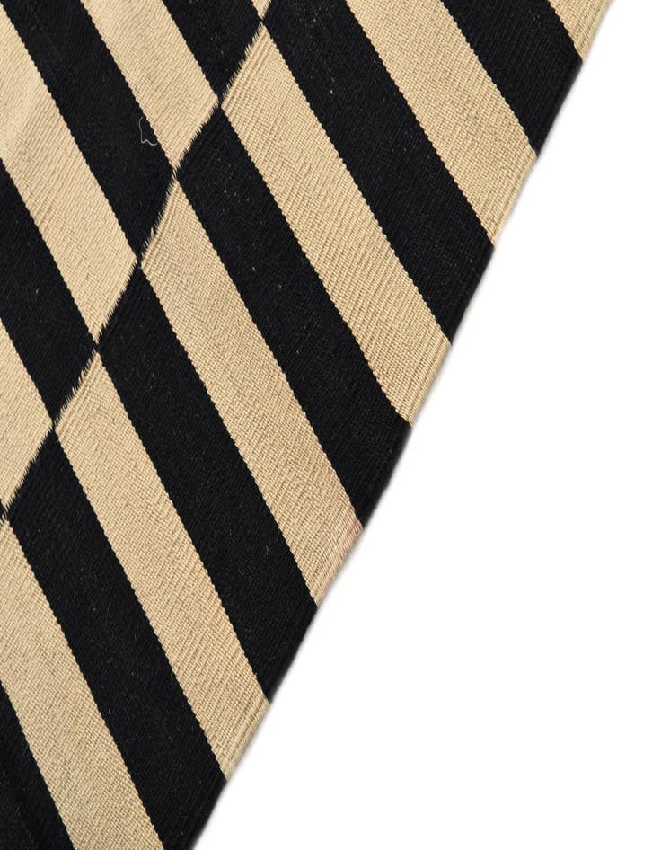 Detail image of  2' 7 x 3' 10  Hand Woven Kilim Modern Wool Rug