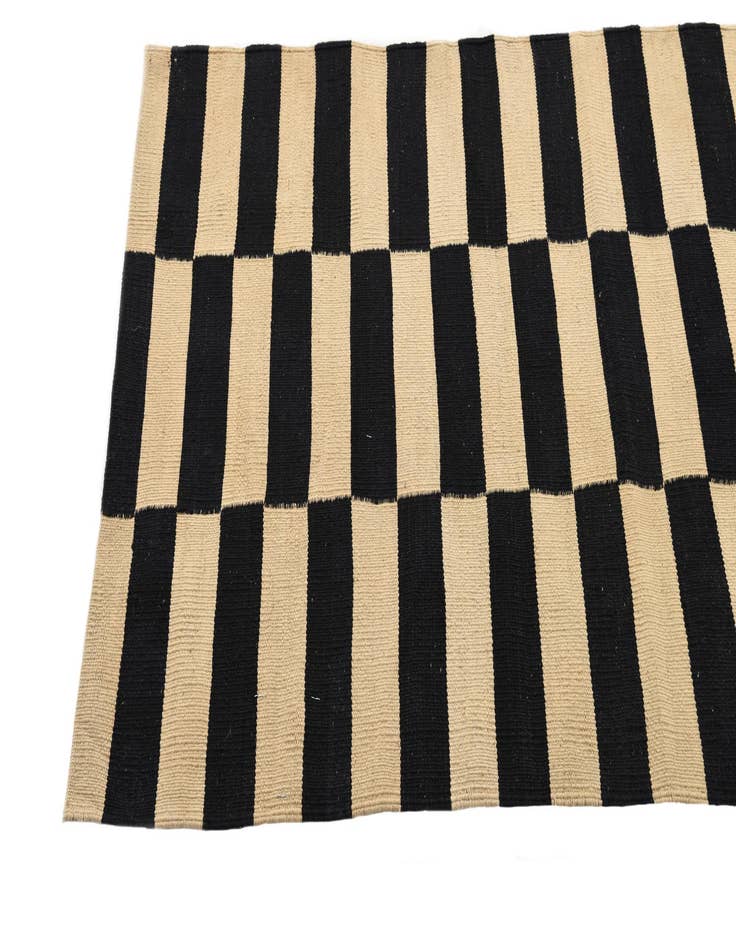 Detail image of  2' 8 x 3' 10  Hand Woven Kilim Modern Wool Rug