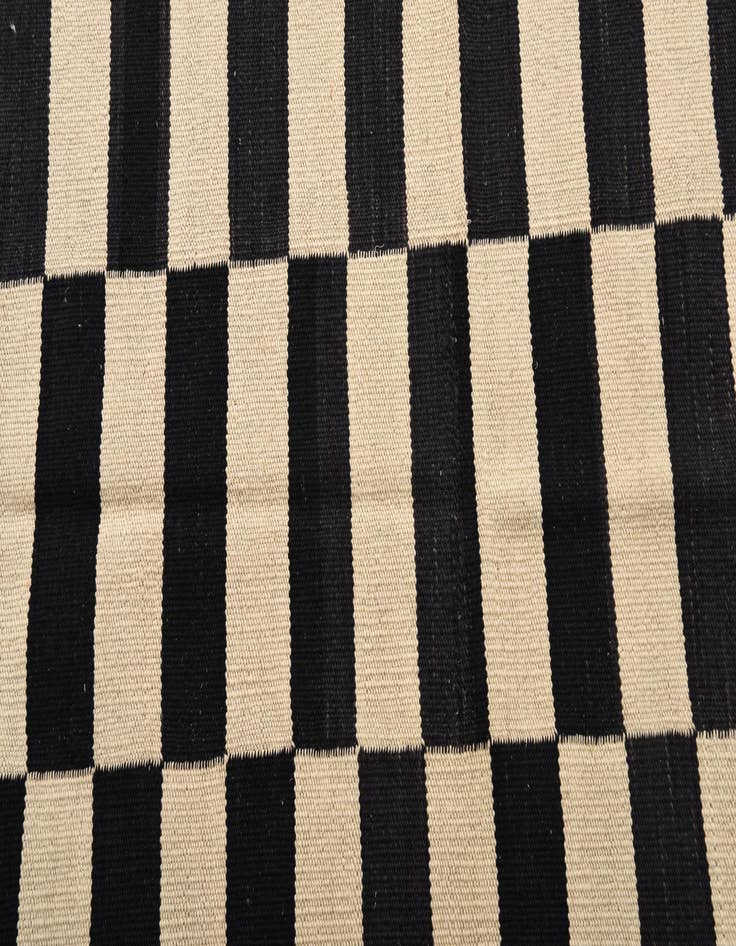 Detail image of  2' 7 x 3' 10  Hand Woven Kilim Modern Wool Rug