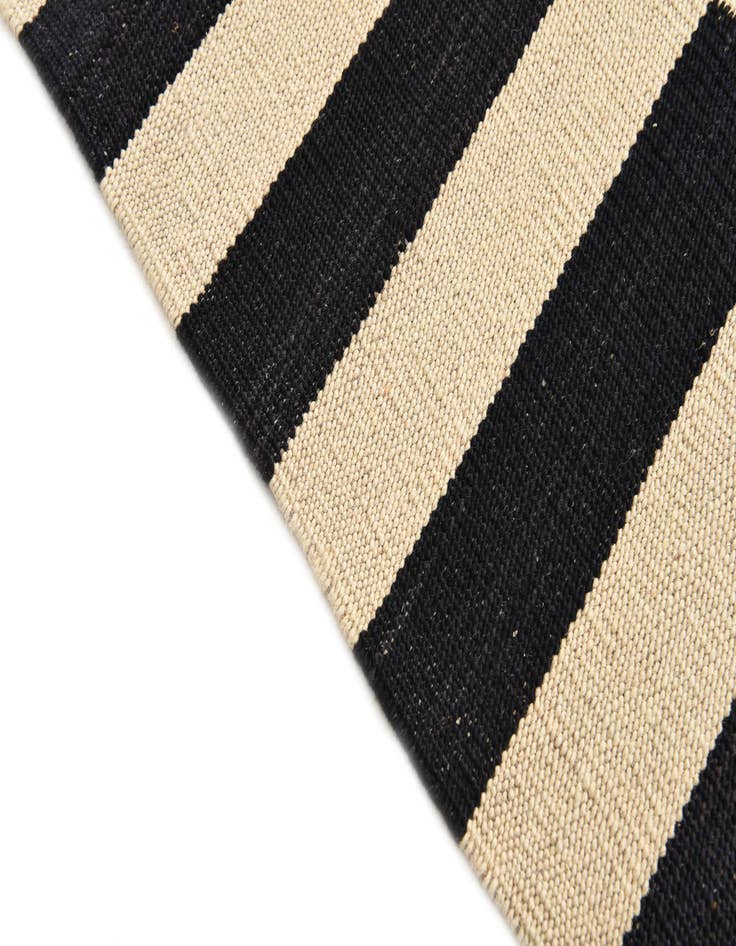 Detail image of  2' 7 x 3' 11  Hand Woven Kilim Modern Wool Rug