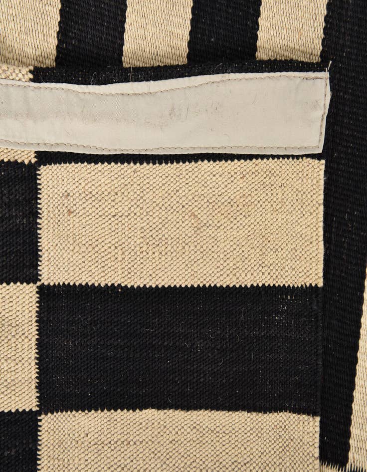 Detail image of  2' 7 x 3' 11  Hand Woven Kilim Modern Wool Rug