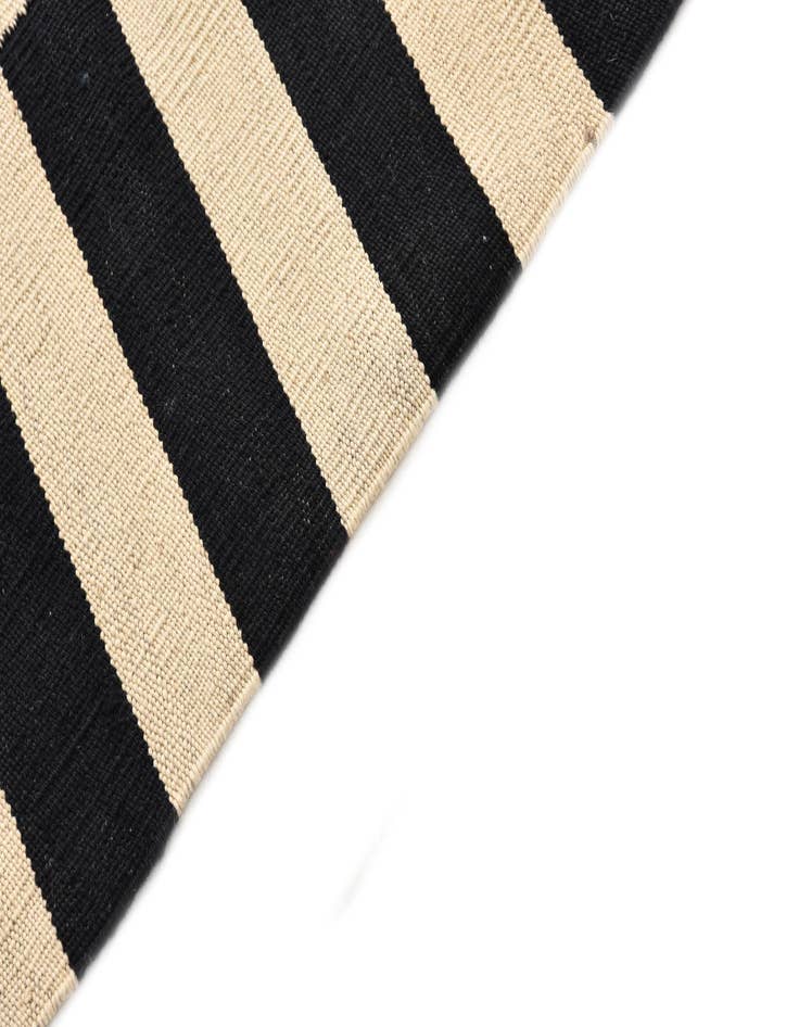 Detail image of  2' 8 x 4'  Hand Woven Kilim Modern Wool Rug