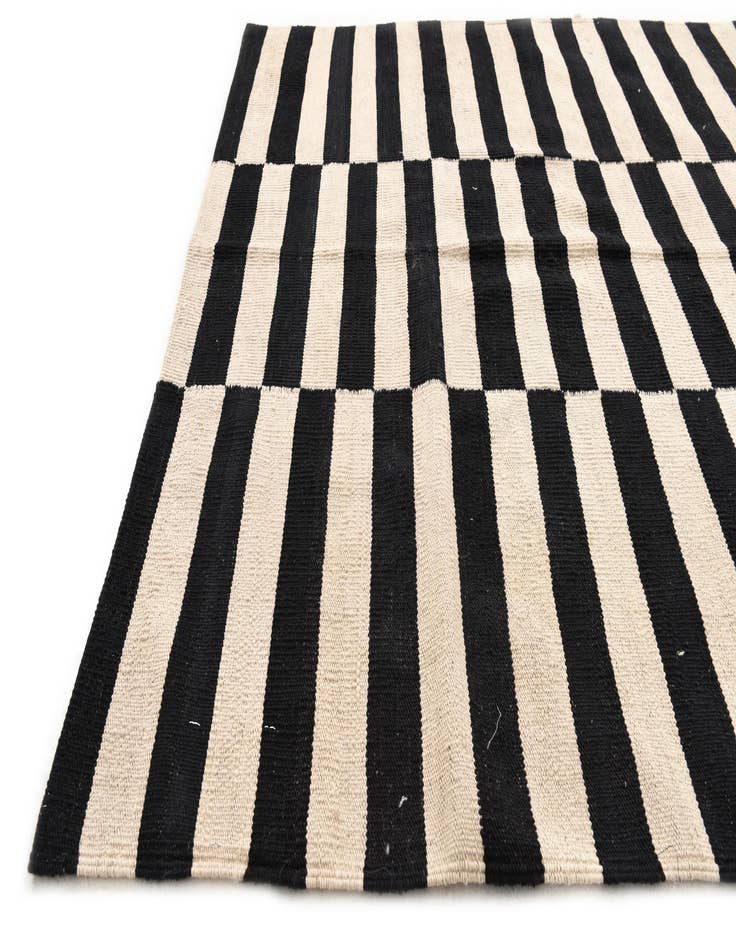 Detail image of  4' 4 x 5' 10  Hand Woven Kilim Modern Wool Rug