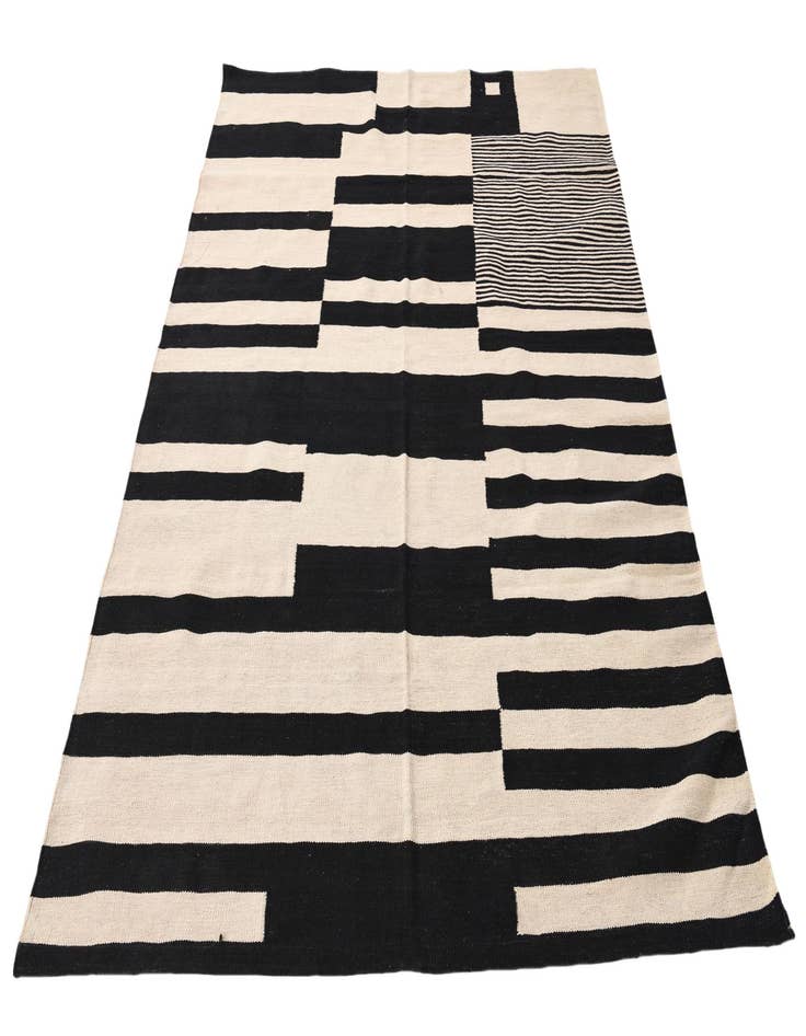 Detail image of  5' 8 x 8'  Hand Woven Kilim Modern Wool Rug