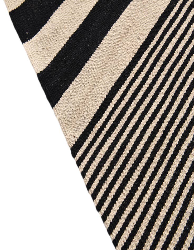 Detail image of  5' 8 x 8'  Hand Woven Kilim Modern Wool Rug