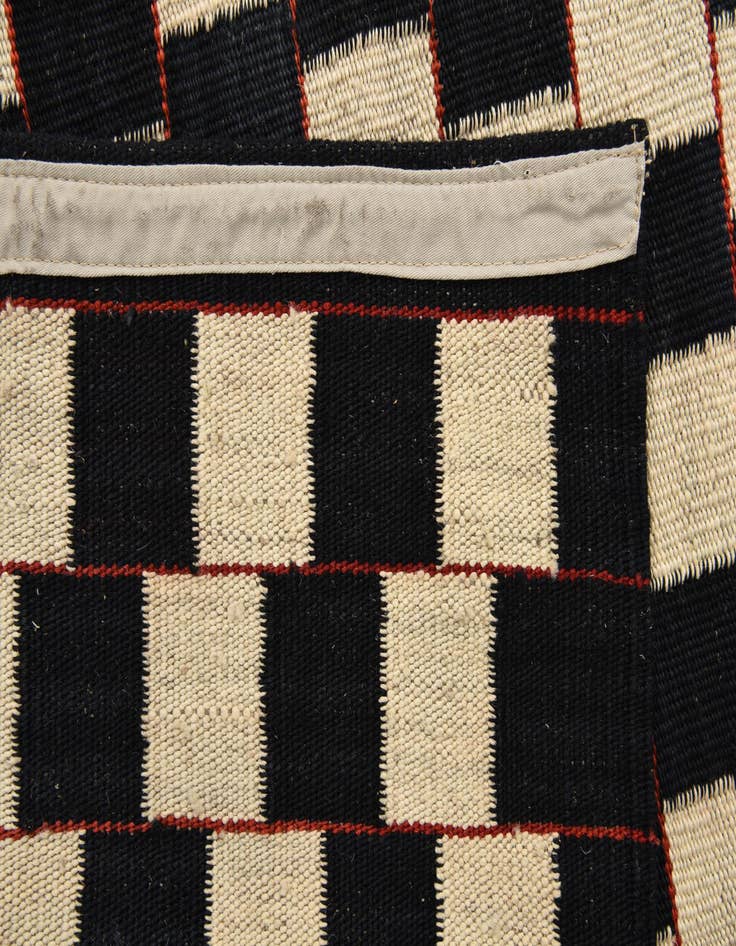 Detail image of  4' 10 x 6' 4  Hand Woven Kilim Modern Wool Rug