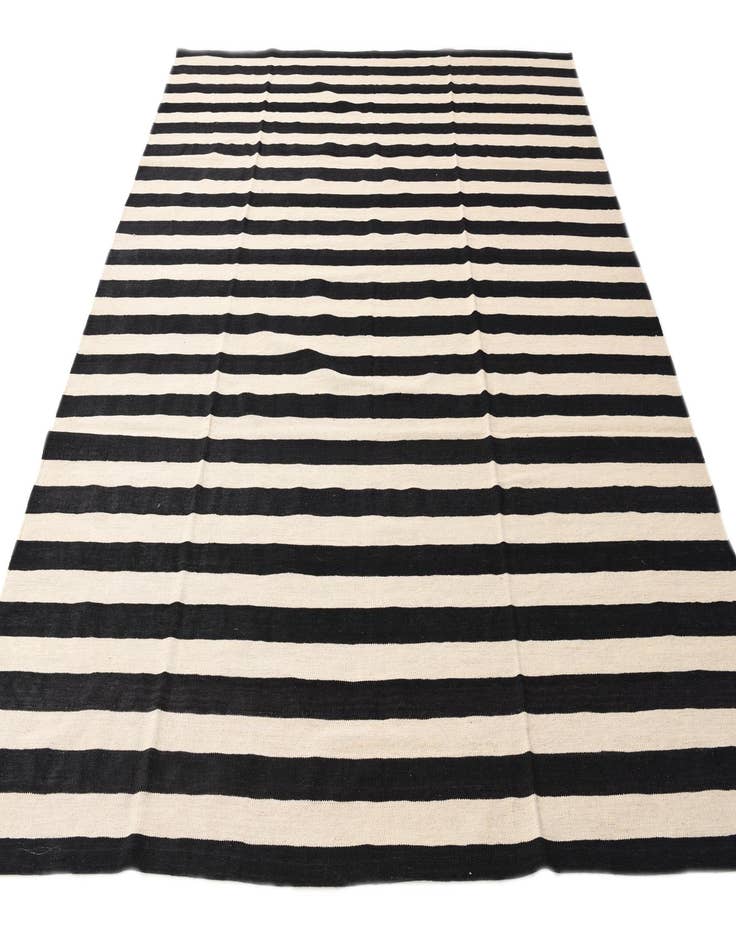 Detail image of  8' 6 x 9' 8  Hand Woven Kilim Modern Wool Rug