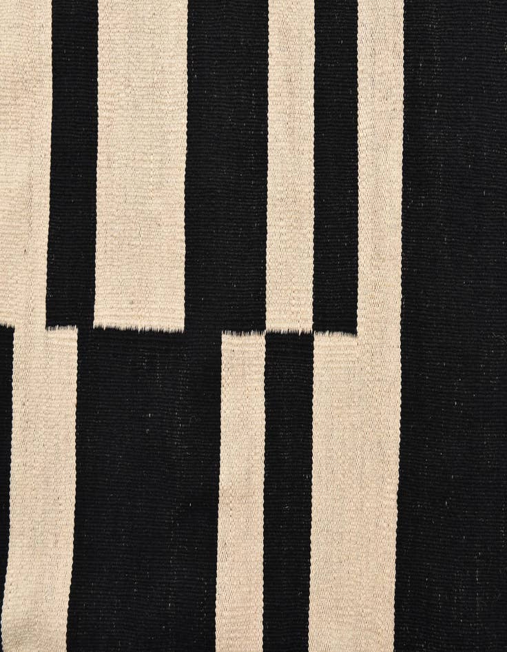 Detail image of  5' 8 x 7' 9  Hand Woven Kilim Modern Wool Rug