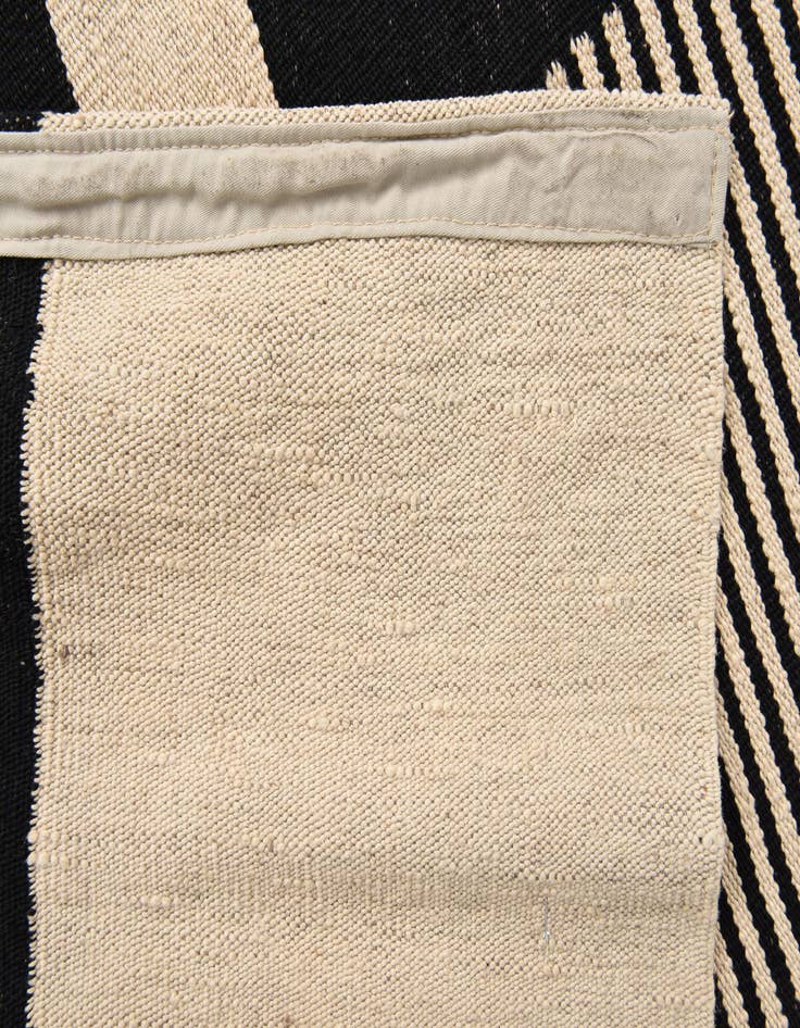 Detail image of  5' 8 x 7' 9  Hand Woven Kilim Modern Wool Rug