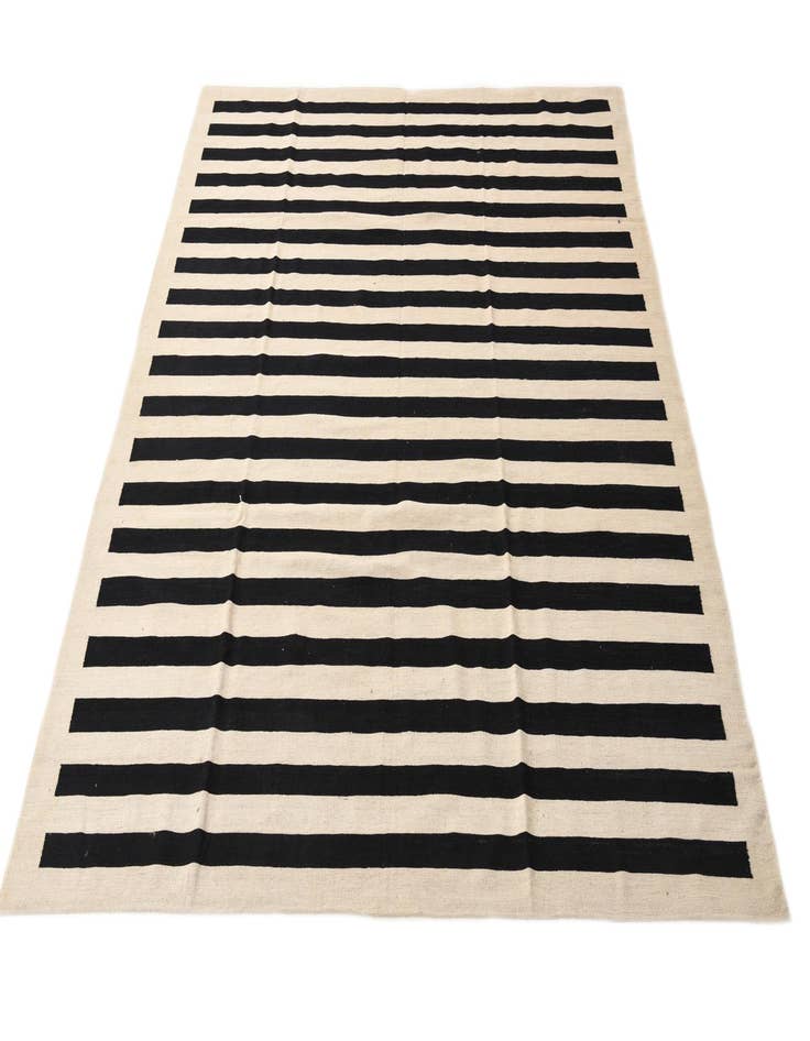 Detail image of  8' 6 x 9' 9  Hand Woven Kilim Modern Wool Rug