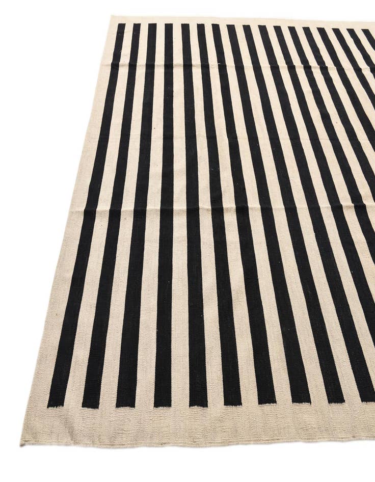 Detail image of  8' 6 x 9' 9  Hand Woven Kilim Modern Wool Rug