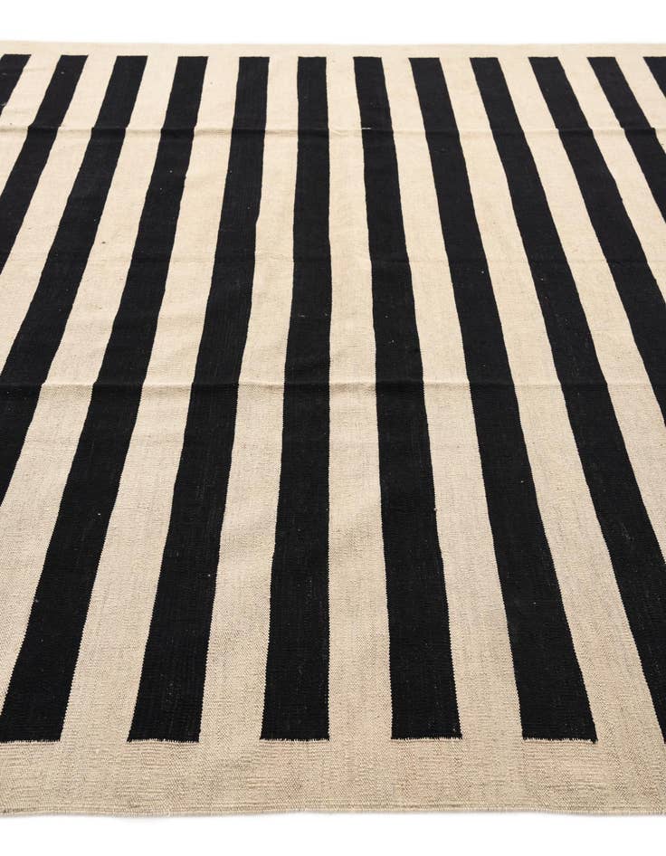 Detail image of  8' 6 x 9' 9  Hand Woven Kilim Modern Wool Rug