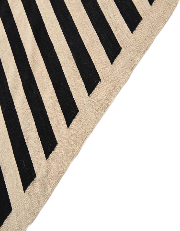 Detail image of  8' 6 x 9' 9  Hand Woven Kilim Modern Wool Rug