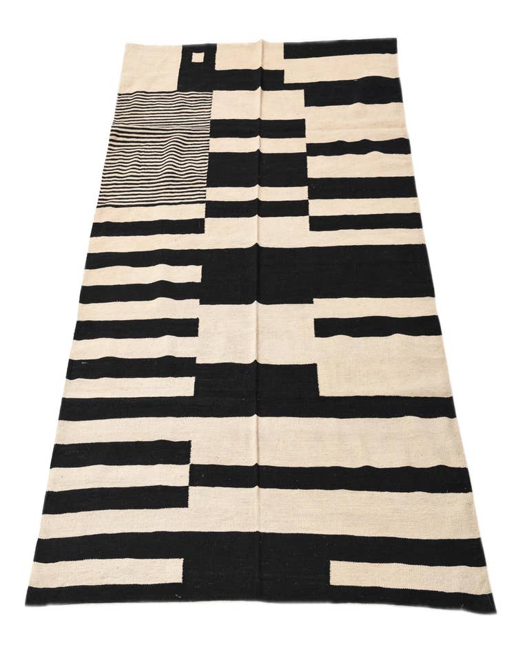 Detail image of  5' 7 x 7' 9  Hand Woven Kilim Modern Wool Rug