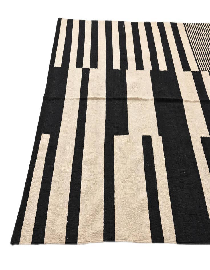 Detail image of  5' 7 x 7' 9  Hand Woven Kilim Modern Wool Rug