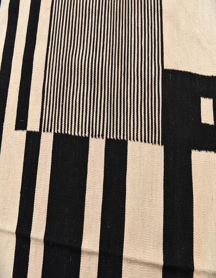 Detail image of  5' 7 x 7' 9  Hand Woven Kilim Modern Wool Rug