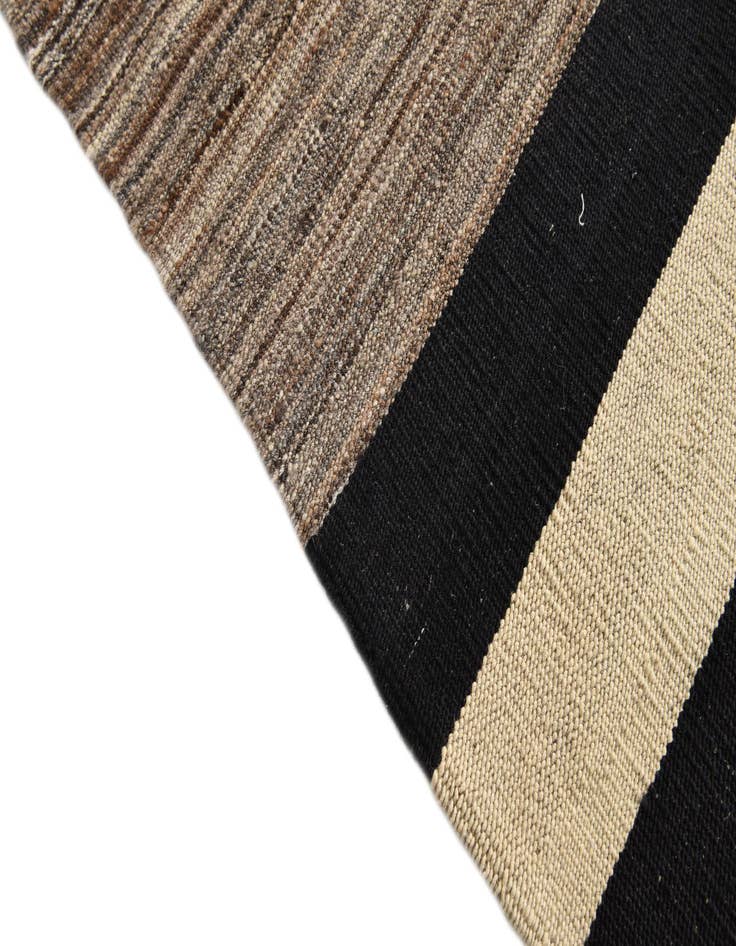 Detail image of  5' 10 x 7' 10  Hand Woven Kilim Modern Wool Rug