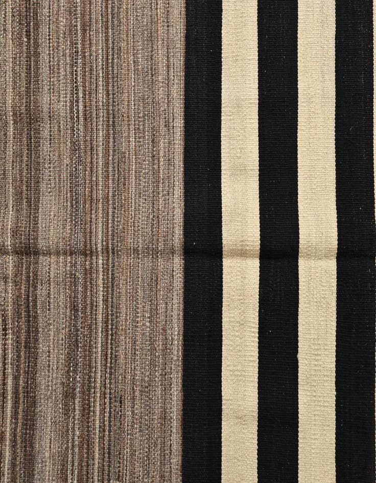 Detail image of  5' 10 x 7' 10  Hand Woven Kilim Modern Wool Rug