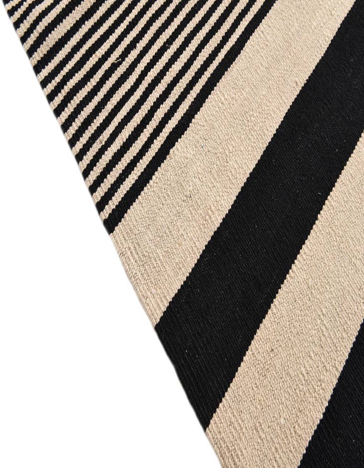 Detail image of  6' 7 x 9' 8  Hand Woven Kilim Modern Wool Rug