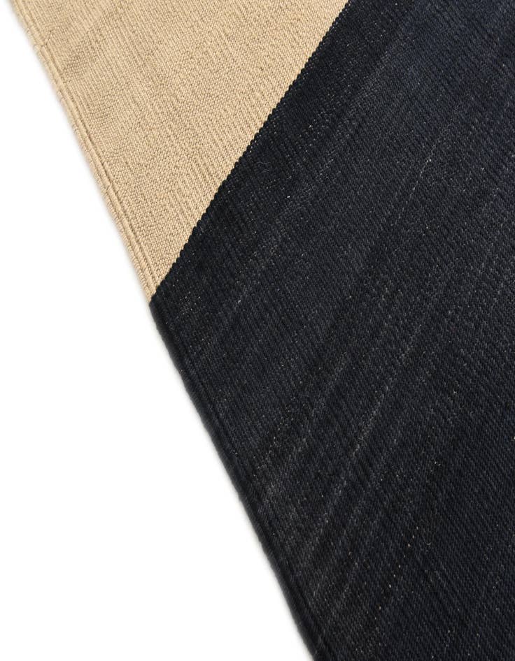 Detail image of  8' 3 x 9' 6  Hand Woven Kilim Modern Wool Rug