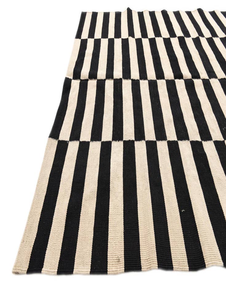 Detail image of  5' 2 x 6' 7  Hand Woven Kilim Modern Wool Rug