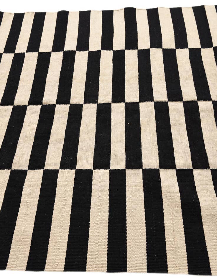 Detail image of  5' 2 x 6' 7  Hand Woven Kilim Modern Wool Rug