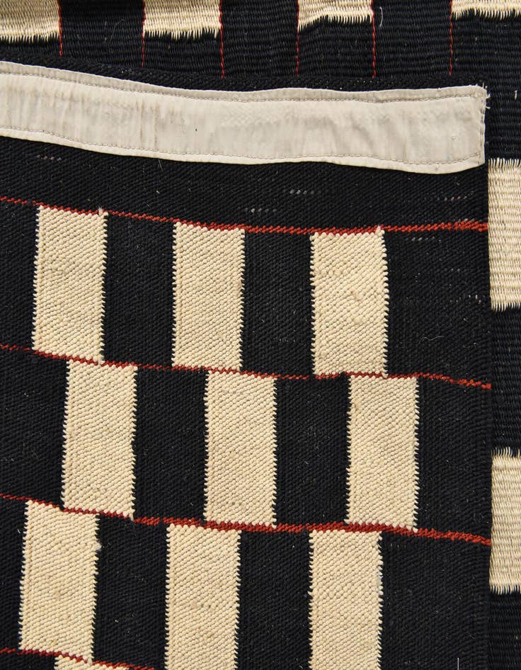 Detail image of  5' 9 x 7' 8  Hand Woven Kilim Modern Wool Rug