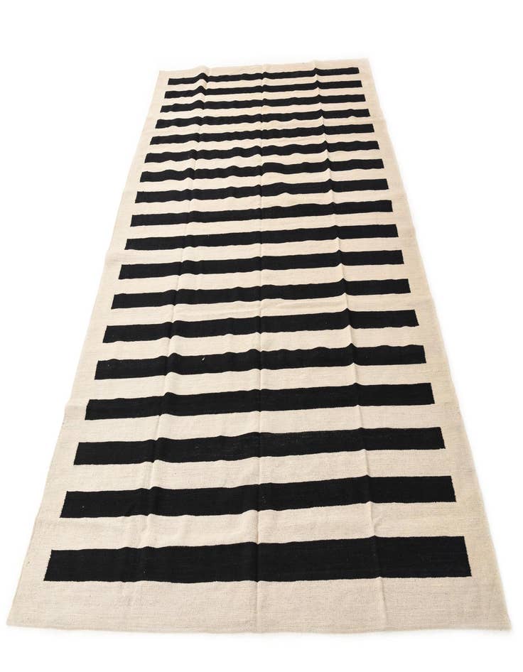 Detail image of  6' 8 x 9' 8  Hand Woven Kilim Modern Wool Rug