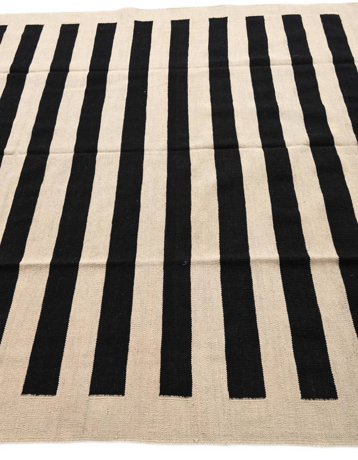 Detail image of  6' 8 x 9' 8  Hand Woven Kilim Modern Wool Rug