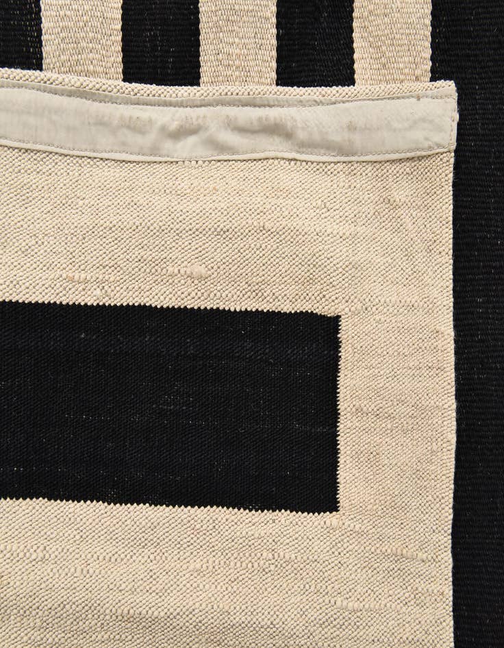 Detail image of  6' 8 x 9' 8  Hand Woven Kilim Modern Wool Rug