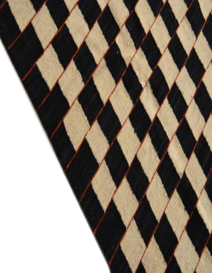 Detail image of  5' 9 x 7' 7  Hand Woven Kilim Modern Wool Rug