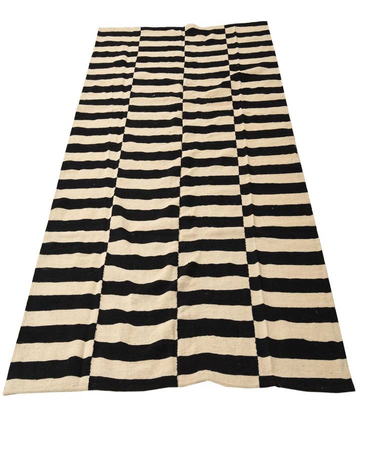 Detail image of  5' 5 x 7' 8  Hand Woven Kilim Modern Wool Rug