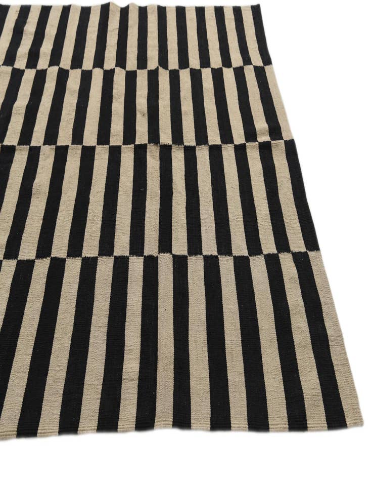 Detail image of  5' 9 x 7' 8  Hand Woven Kilim Modern Wool Rug