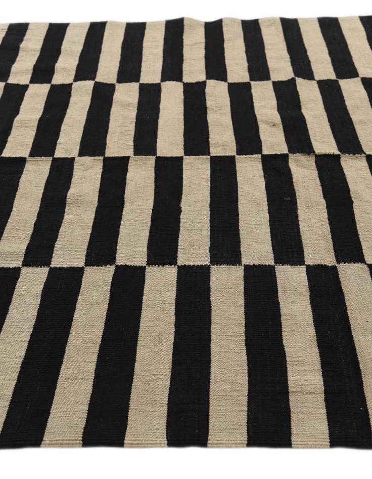 Detail image of  5' 9 x 7' 8  Hand Woven Kilim Modern Wool Rug