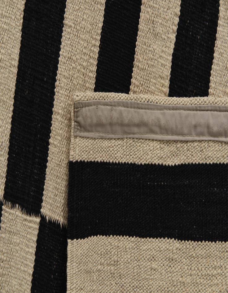 Detail image of  5' 9 x 7' 8  Hand Woven Kilim Modern Wool Rug