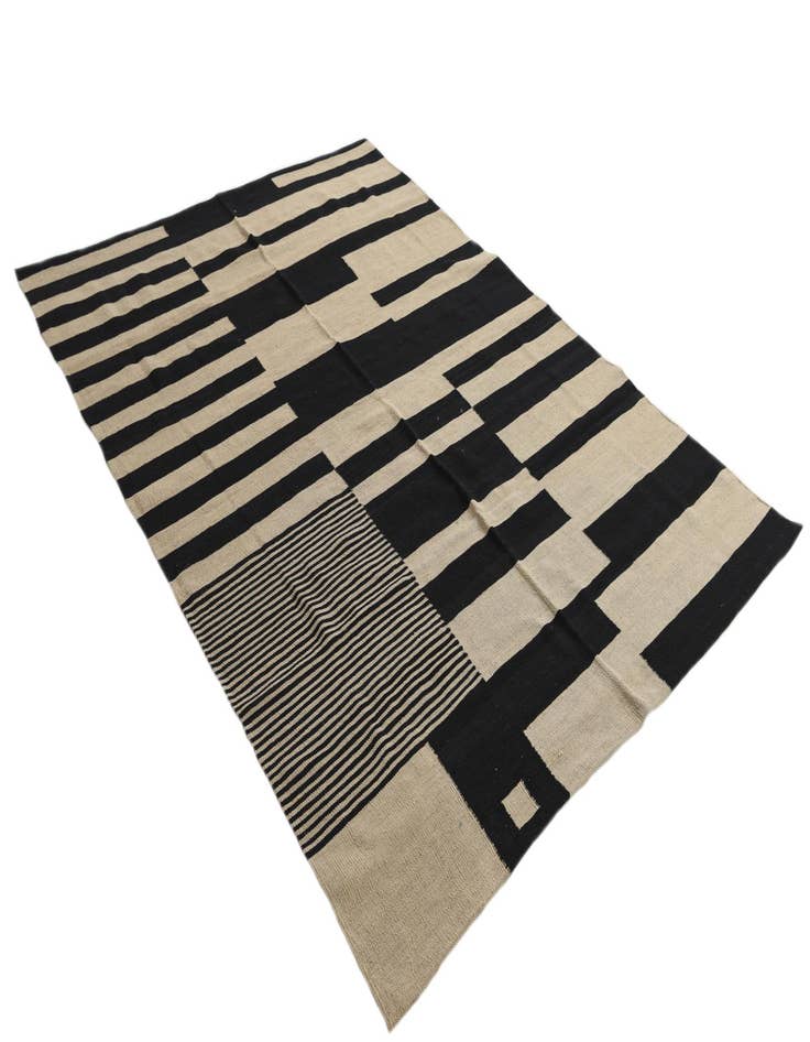 Detail image of  5' 7 x 7' 7  Hand Woven Kilim Modern Wool Rug