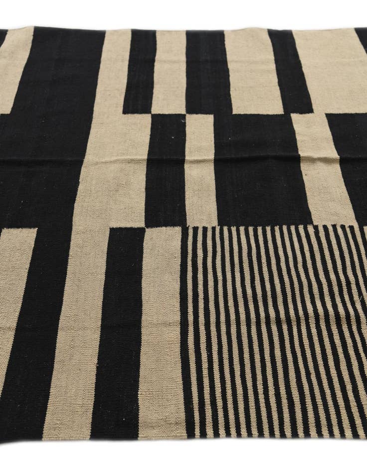 Detail image of  5' 7 x 7' 7  Hand Woven Kilim Modern Wool Rug