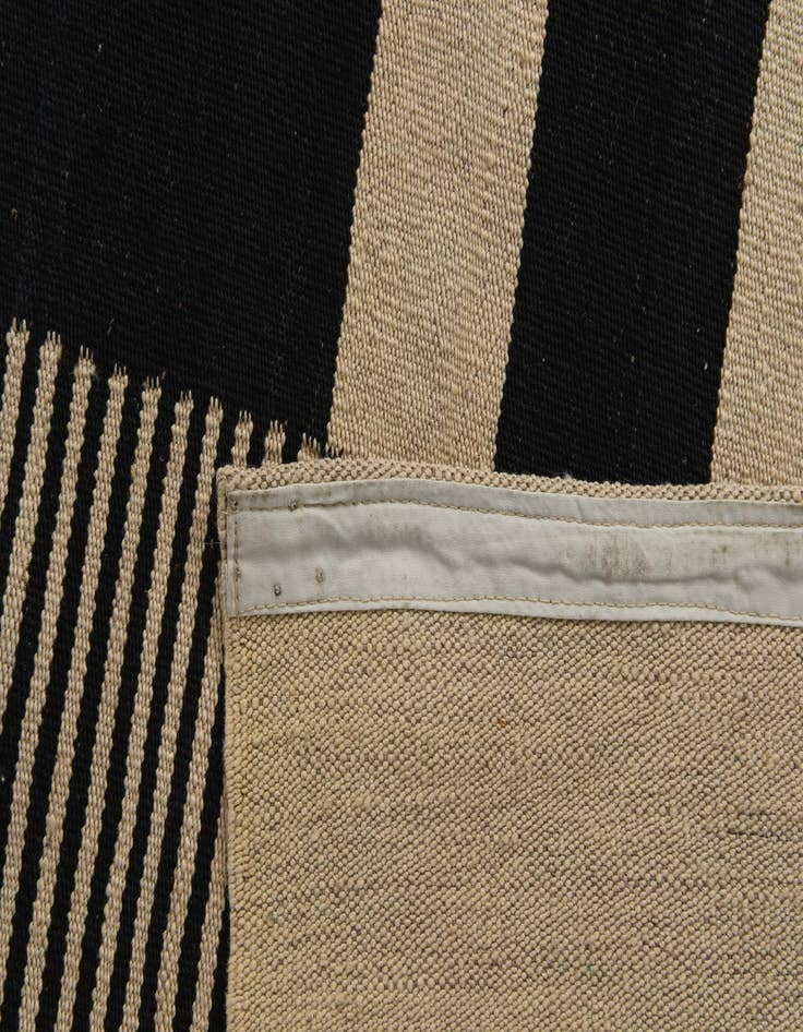 Detail image of  5' 7 x 7' 7  Hand Woven Kilim Modern Wool Rug