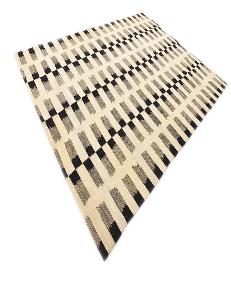 Detail image of  5' 8 x 7' 10  Hand Woven Kilim Modern Wool Rug