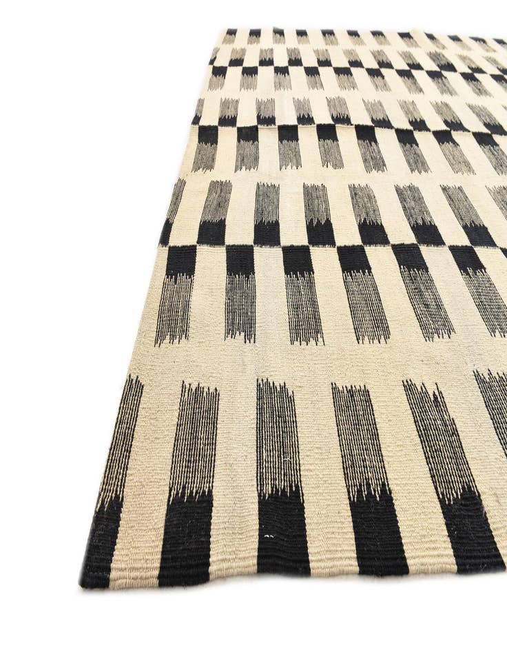 Detail image of  5' 8 x 7' 10  Hand Woven Kilim Modern Wool Rug