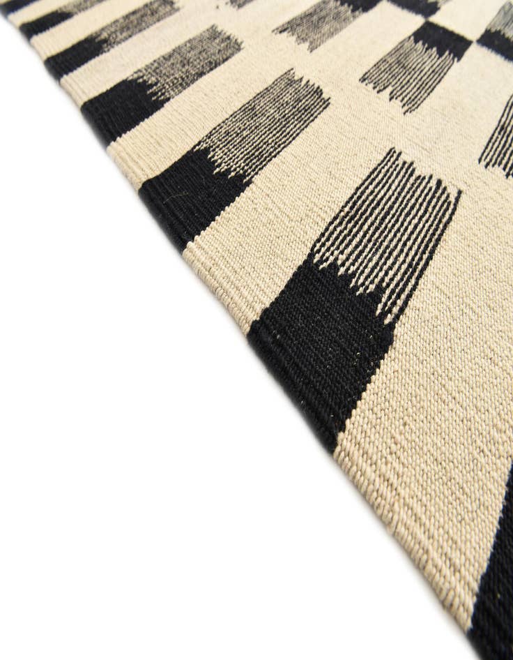 Detail image of  5' 8 x 7' 10  Hand Woven Kilim Modern Wool Rug