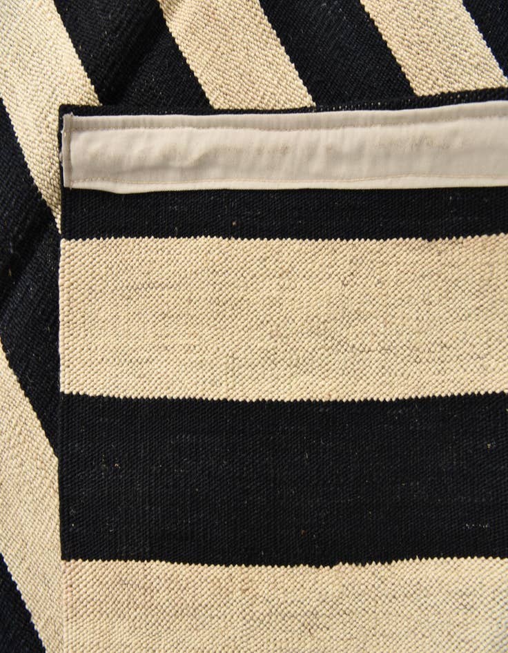 Detail image of  6' 9 x 9' 3  Hand Woven Kilim Modern Wool Rug