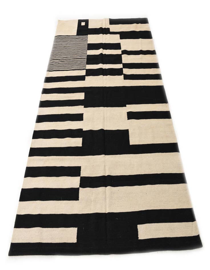 Detail image of  5' 7 x 7' 9  Hand Woven Kilim Modern Wool Rug