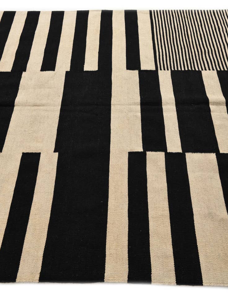 Detail image of  5' 7 x 7' 9  Hand Woven Kilim Modern Wool Rug