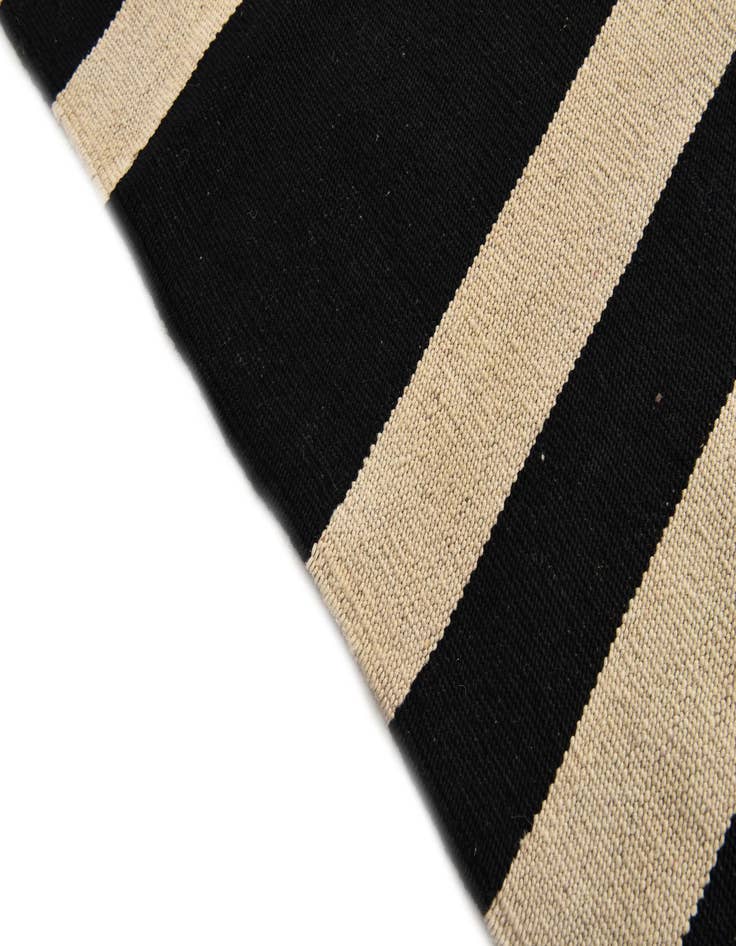 Detail image of  5' 7 x 7' 9  Hand Woven Kilim Modern Wool Rug