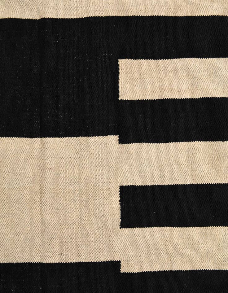 Detail image of  5' 7 x 7' 9  Hand Woven Kilim Modern Wool Rug