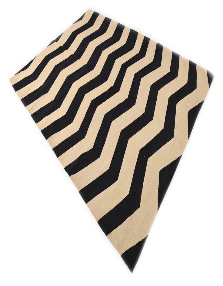 Detail image of  6' 9 x 9' 7  Hand Woven Kilim Modern Wool Rug