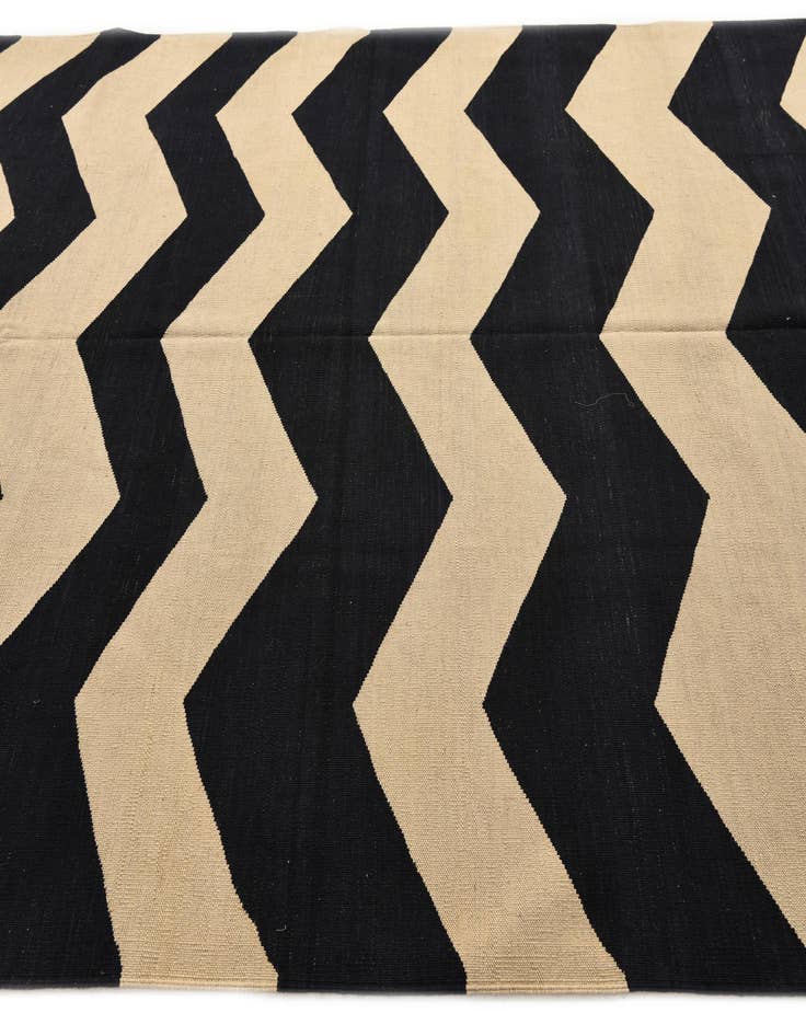 Detail image of  6' 9 x 9' 7  Hand Woven Kilim Modern Wool Rug