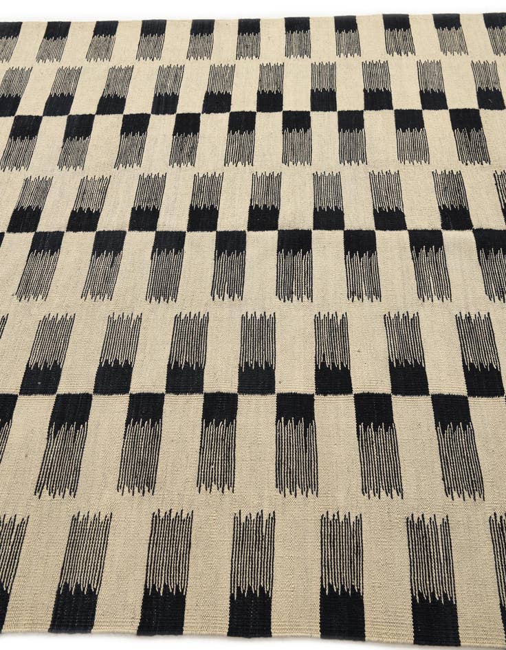 Detail image of  5' 9 x 7' 8  Hand Woven Kilim Modern Wool Rug