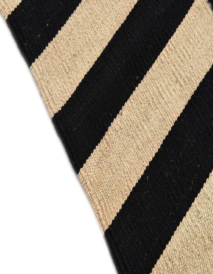 Detail image of  2' 7 x 3' 10  Hand Woven Kilim Modern Wool Rug